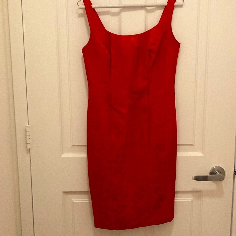 Red Charmeuse  Sheath Sleeveless Dress. Size 4.
